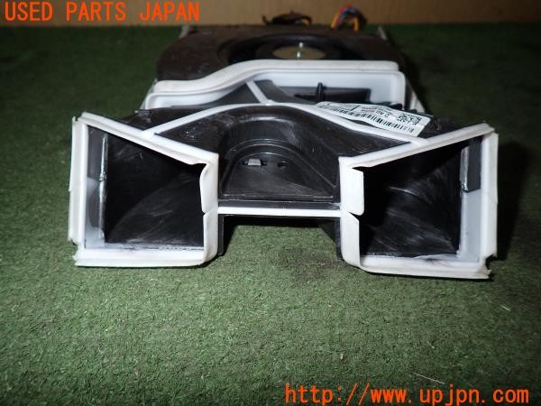 3UPJ=9236620566]ベンツ CLS350 ブルーエフィシェンシーAMGスポーツパッケージ(218359 C218)前期 純正 A2048300008 ブロアファン 中古_3