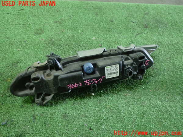 1UPJ-9236621182]ベンツ CLS350 C218(218359)左フォグ 中古_4
