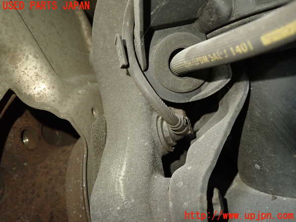 1UPJ-9236624290]ベンツ CLS350 C218(218359)右フロントナックルハブ 中古_2