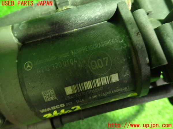 1UPJ-9236625535]ベンツ CLS350 C218(218359)エアサスポンプ 中古_3