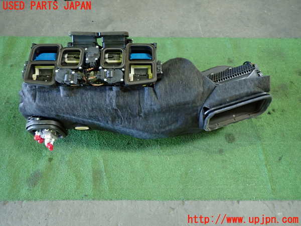 1UPJ-9236626081]ベンツ CLS350 C218(218359)エバポレーター1 中古_4