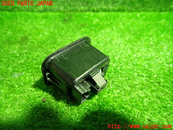 1UPJ-9236626308]ベンツ CLS350 C218(218359)スイッチ3(トランク) 中古_2