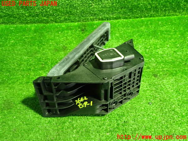 1UPJ-9236626381]ベンツ CLS350 C218(218359)センサー1(アクセルペダル) 中古_3