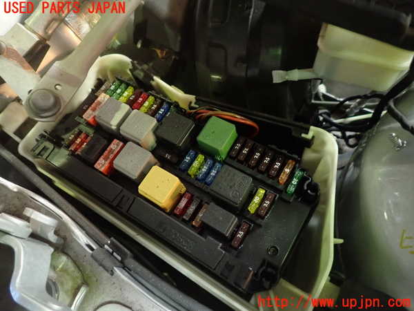 1UPJ-9236626741]ベンツ CLS350 C218(218359)ヒューズボックス1(EGルーム内運転席側) 中古_2