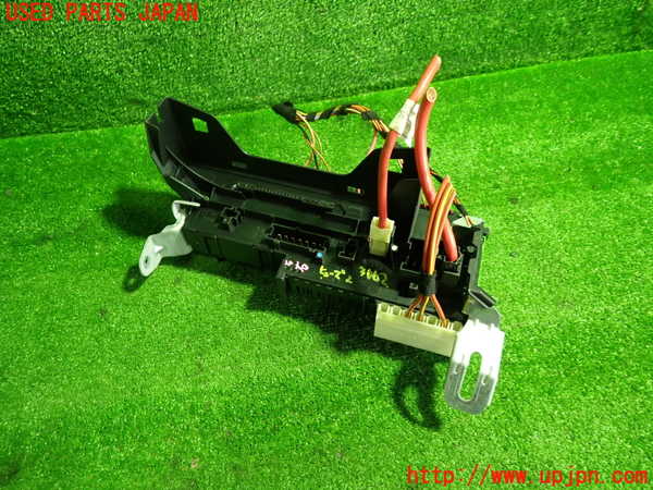 1UPJ-9236626742]ベンツ CLS350 C218(218359)ヒューズボックス2(室内) 中古_2