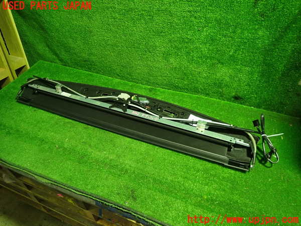 1UPJ-9236627790]ベンツ CLS350 C218(218359)リアサンシェード 中古_3