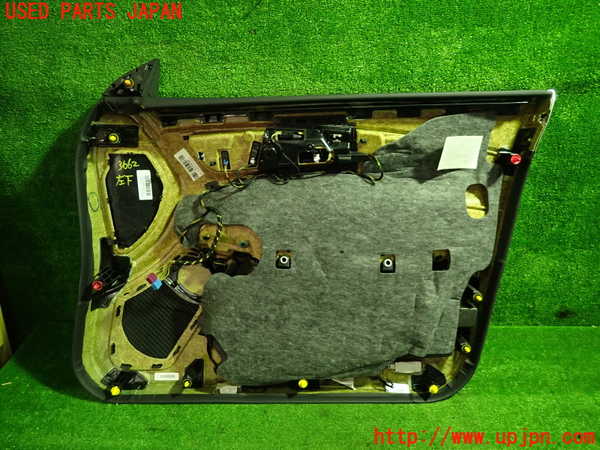 1UPJ-9236621264]ベンツ CLS350 C218(218359)左前ドア内張り 中古_3