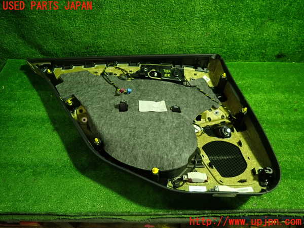 1UPJ-9236621294]ベンツ CLS350 C218(218359)右後ドア内張り 中古_4