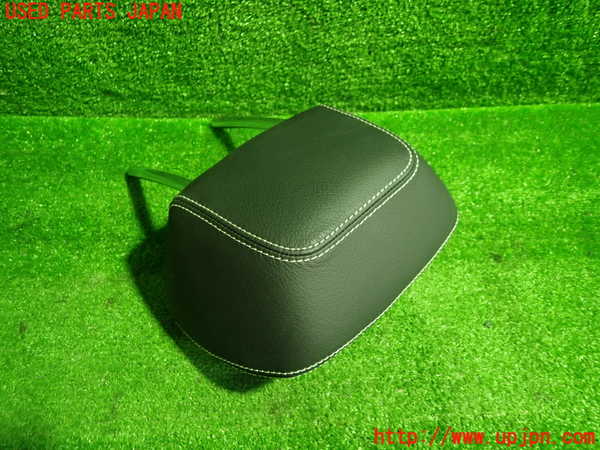 1UPJ-9236627150]ベンツ CLS350 C218(218359)右2列目ヘッドレスト 中古_2