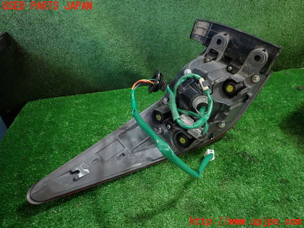 1UPJ-9236641530]レクサス・RC F(USC10)右テールランプ 中古_3
