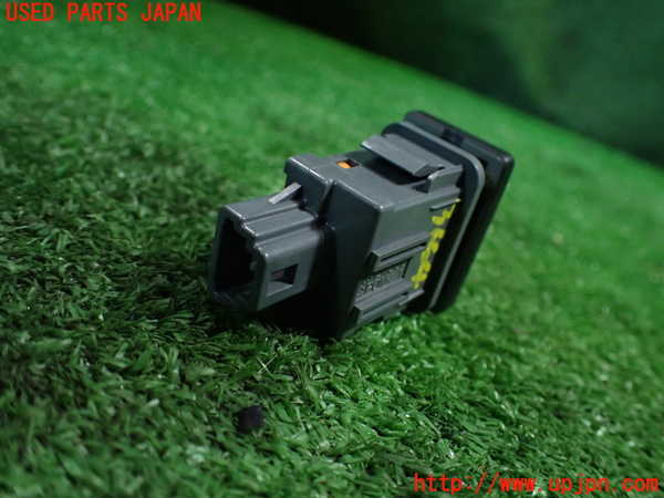 1UPJ-9236646312]レクサス・RC F(USC10)スイッチ7 (トランク) 中古_2