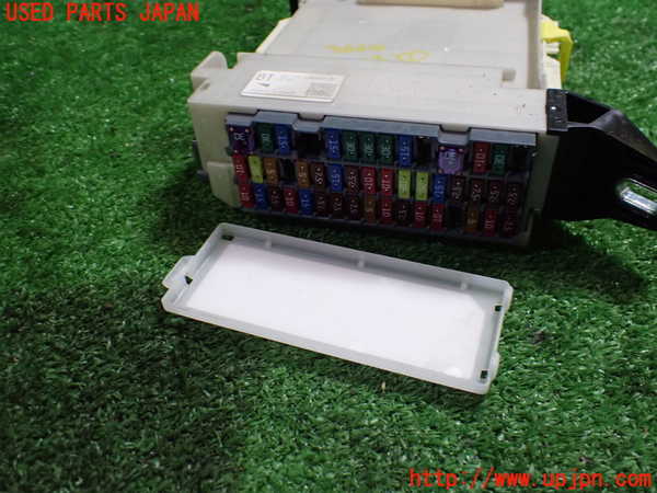1UPJ-9236646741]レクサス・RC F(USC10)ヒューズボックス1 中古_3