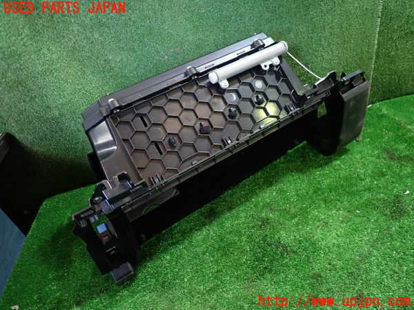 1UPJ-9236647516]レクサス・RC F(USC10)グローブボックス1 中古_4