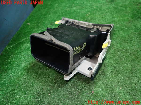 1UPJ-9236647527]レクサス・RC F(USC10)エアコン吹き出し口2 中古_3