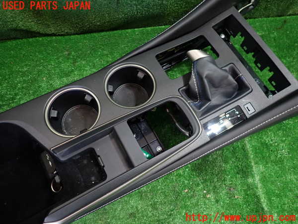 1UPJ-9236647540]レクサス・RC F(USC10)センターコンソール 中古_2
