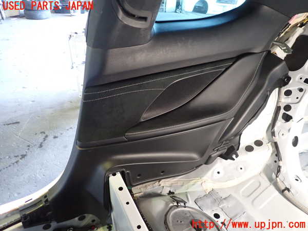1UPJ-9236647675]レクサス・RC F(USC10)右リアピラートリム 中古_4