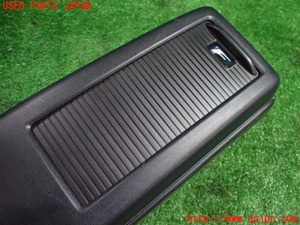 1UPJ-9236647810]レクサス・RC F(USC10)ドリンクホルダー 中古_3