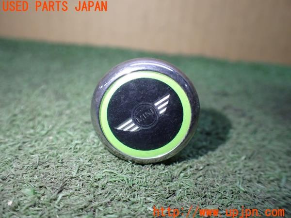 3UPJ=9236650652]BMW ミニ クーパーS ジョンクーパーワークストリム(XR20MW F56)LCI2 純正 ドアロックキャップ 1本 中古_3