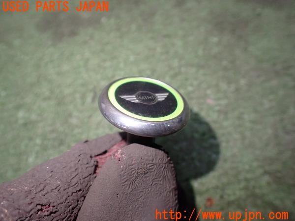 3UPJ=9236650652]BMW ミニ クーパーS ジョンクーパーワークストリム(XR20MW F56)LCI2 純正 ドアロックキャップ 1本 中古_4