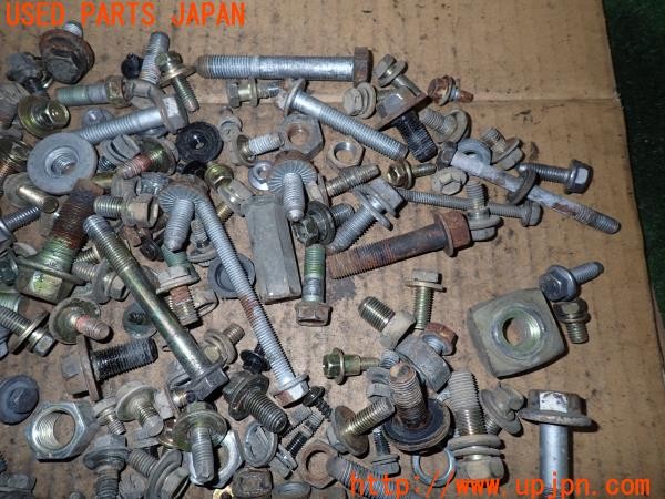 3UPJ=9236660720]ハイエースワゴン(KZH100G)ネジ・ナット・ステー類 セット ジャンク_2