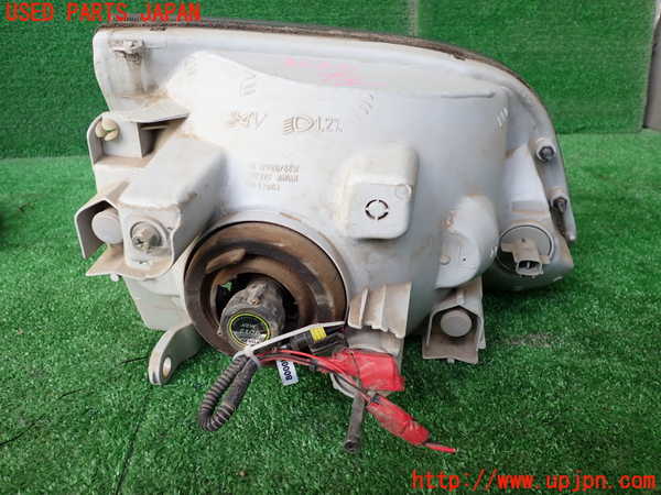 1UPJ-9236661132]ハイエースワゴン100系(KZH100G)左ヘッドライト ハロゲン 中古_2