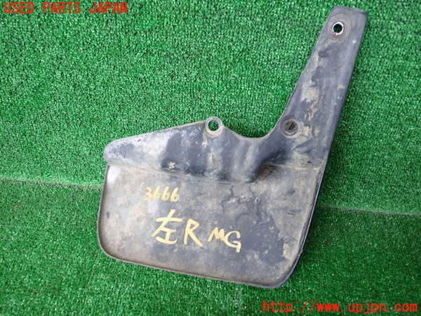 1UPJ-9236661456]ハイエースワゴン100系(KZH100G)左リアマッドガード(泥除け) 中古_2