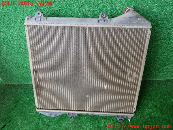 1UPJ-9236662322]ハイエースワゴン100系(KZH100G)ラジエーター2(サブ) 中古_2
