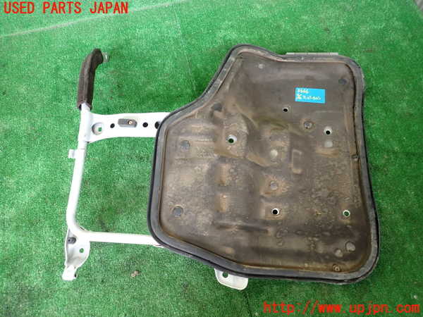 1UPJ-9236662160]ハイエースワゴン100系(KZH100G)エンジンアッパーカバー 中古_2