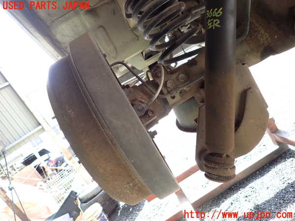 1UPJ-9236664400]ハイエースワゴン100系(KZH100G)リアデフホーシング 中古_3