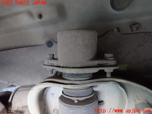 1UPJ-9236665060]ハイエースワゴン100系(KZH100G)右フロントショックアブソーバー 中古_2