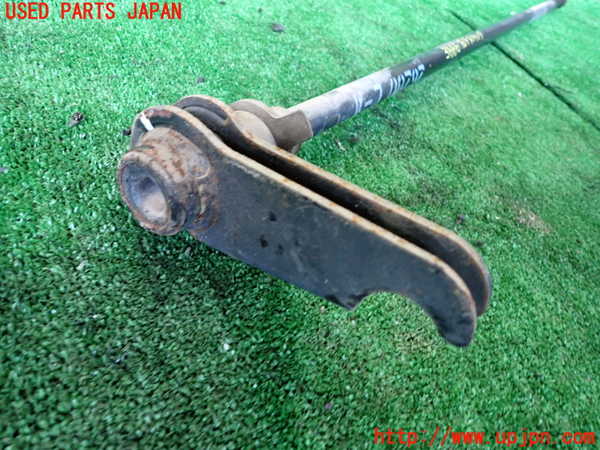 1UPJ-9236665095]ハイエースワゴン100系(KZH100G)左フロントスプリング 中古_2