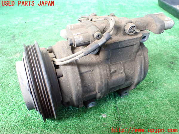 1UPJ-9236666025]ハイエースワゴン100系(KZH100G)エアコンコンプレッサー 中古_2