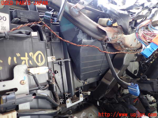 1UPJ-9236666081]ハイエースワゴン100系(KZH100G)エバポレーター1(フロント) 中古_2