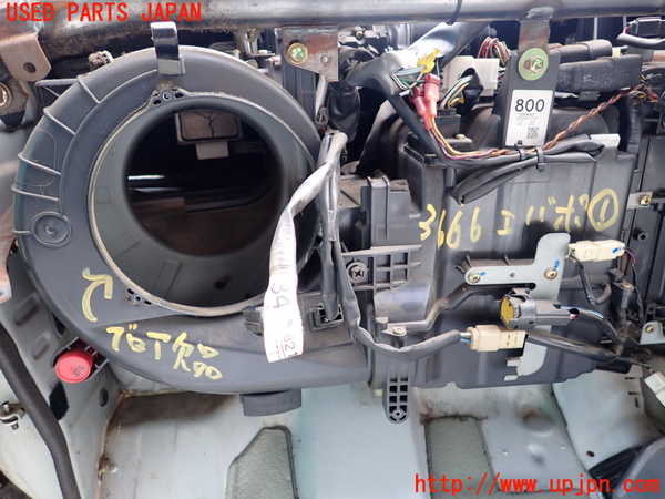 1UPJ-9236666081]ハイエースワゴン100系(KZH100G)エバポレーター1(フロント) 中古_3