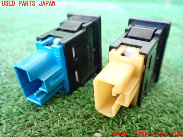 1UPJ-9236666307]ハイエースワゴン100系(KZH100G)スイッチ2(カーテン) 中古_2