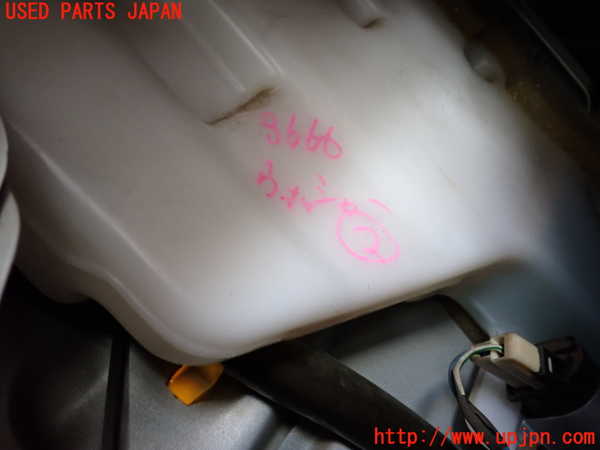 1UPJ-9236666792]ハイエースワゴン100系(KZH100G)ウォッシャータンク2 中古_2