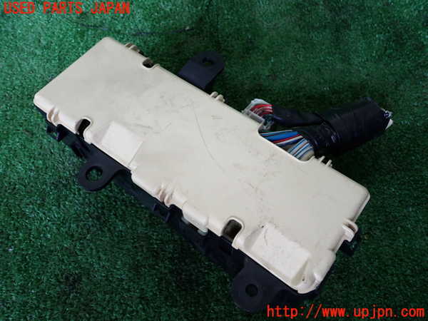 1UPJ-9236666741]ハイエースワゴン100系(KZH100G)ヒューズボックス1 中古_2