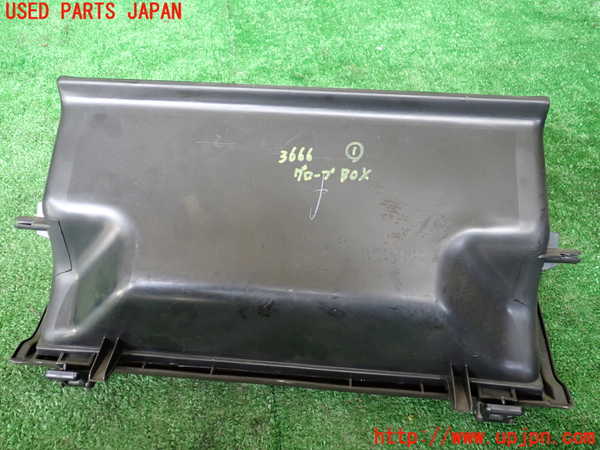 1UPJ-9236667516]ハイエースワゴン100系(KZH100G)グローブボックス1 中古_2