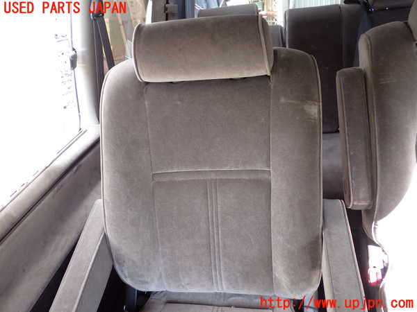 1UPJ-9236667145]ハイエースワゴン100系(KZH100G)右2列目シート 中古_2