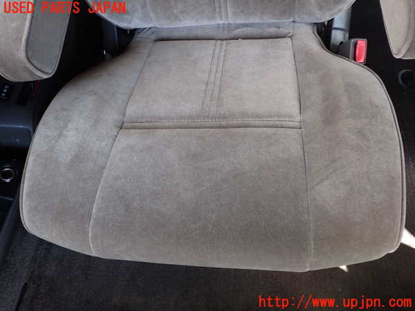 1UPJ-9236667145]ハイエースワゴン100系(KZH100G)右2列目シート 中古_3