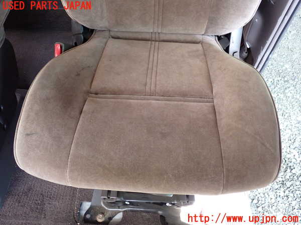 1UPJ-9236667175]ハイエースワゴン100系(KZH100G)左2列目シート 中古_3