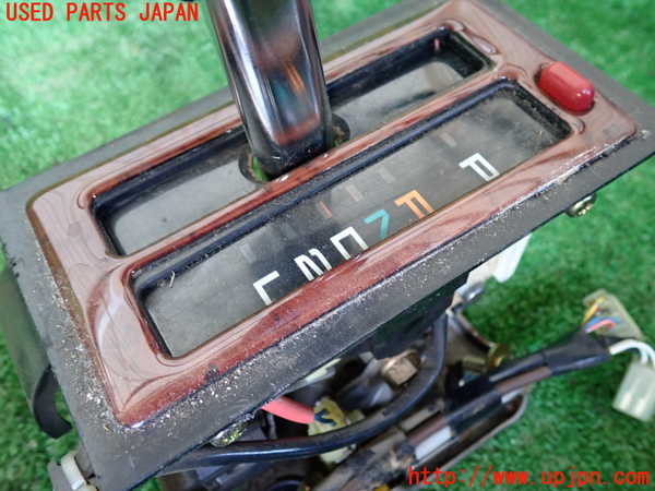 1UPJ-9236667555]ハイエースワゴン100系(KZH100G)ATシフトレバー 中古_2