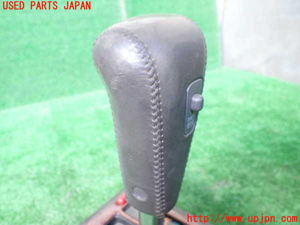 1UPJ-9236667555]ハイエースワゴン100系(KZH100G)ATシフトレバー 中古_4