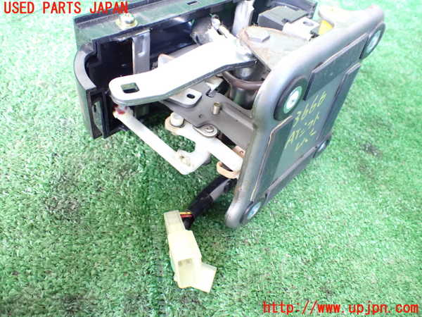 1UPJ-9236667555]ハイエースワゴン100系(KZH100G)ATシフトレバー 中古_5