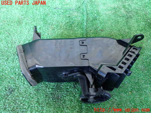 1UPJ-9236667526]ハイエースワゴン100系(KZH100G)エアコン吹き出し口1(右) 中古_2