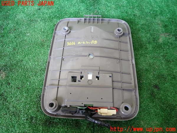 1UPJ-9236666411]ハイエースワゴン100系(KZH100G)ルームランプ1(2列目真中) 中古_2