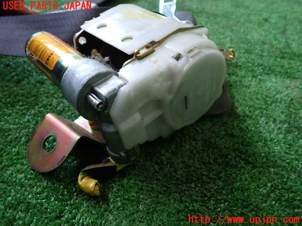 1UPJ-9236667045]ハイエースワゴン100系(KZH100G)運転席シートベルト 中古_2