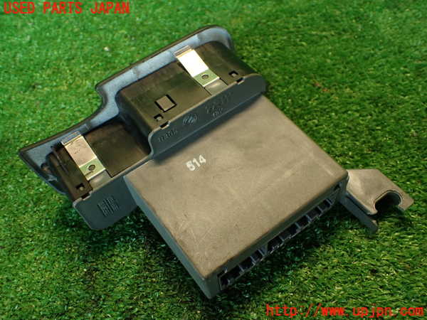 2UPJ-9236676240]アルファロメオ・147 GTA(937AXL)右パワーウィンドウスイッチ 中古_2