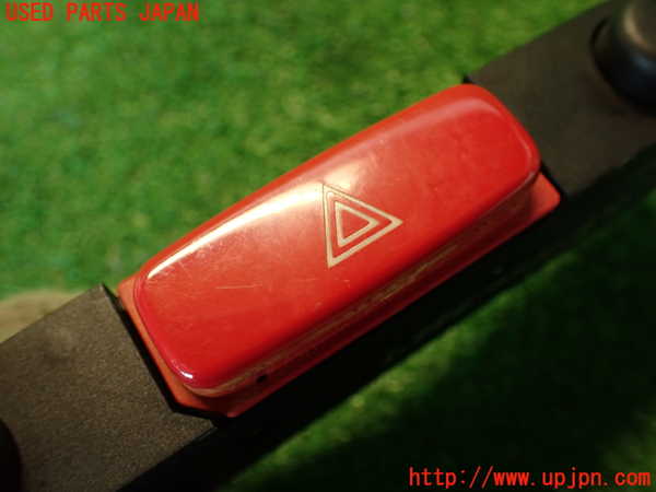 2UPJ-9236676290]アルファロメオ・147 GTA(937AXL)ハザードスイッチ 中古_2