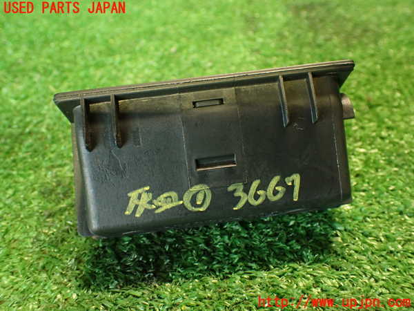 2UPJ-9236677821]アルファロメオ・147 GTA(937AXL)灰皿1 中古_3